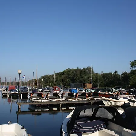 De Zuwe - Loosdrecht بيت للعطل